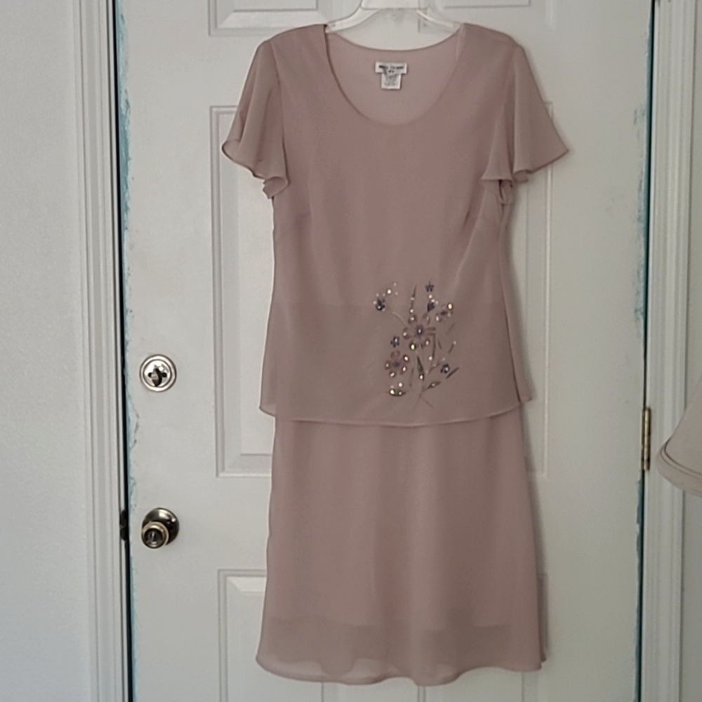 Miss Dorby blush pink/dusty rose dress, short sleeves.